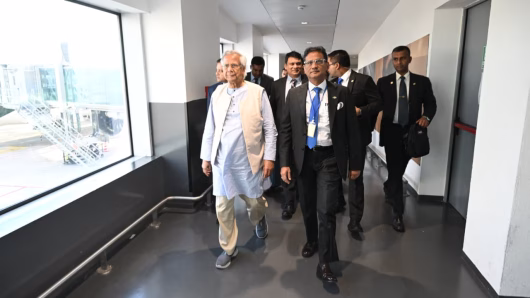 প্রধান উপদেষ্টা রোম পৌঁছেছেন