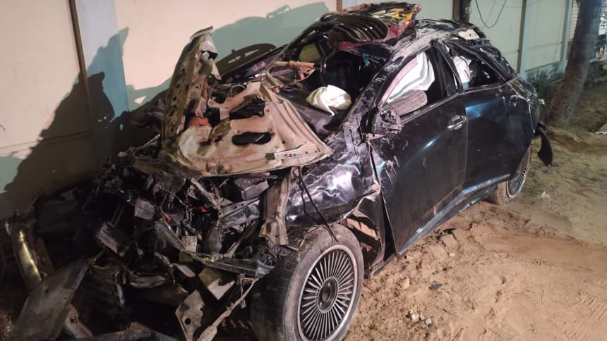 Cyclist Killed as Jeep Falls from Chattogram Elevated Expressway