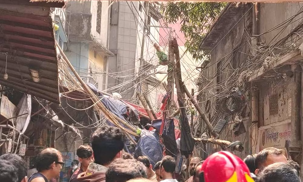 Earthquake in Dhaka, Narsingdi and Narayanganj Kills 6, Hundreds Injured