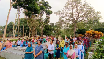 শ্রীমঙ্গলে পবিত্র খ্রিস্টযাগে প্রয়াতদের স্মরণ ও মোমবাতি উৎসর্গ