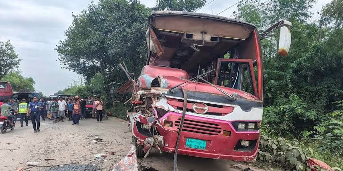 হবিগঞ্জে দুই বাসের মুখোমুখি সংঘর্ষে নিহত ৩, আহত অন্তত ৩০