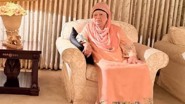 খালেদা জিয়াকে সিঙ্গাপুর বা ইউরোপে নেওয়ার প্রস্তুতি চলছে, এয়ার অ্যাম্বুলেন্স প্রস্তুত