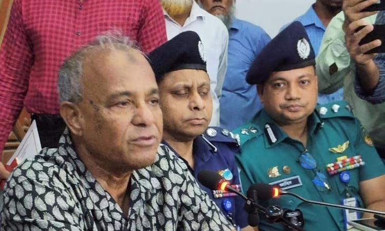 সত্য ও তথ্যভিত্তিক সংবাদ প্রকাশের মাধ্যমেই গুজব প্রতিহত করা সম্ভব: স্বরাষ্ট্র উপদেষ্টা