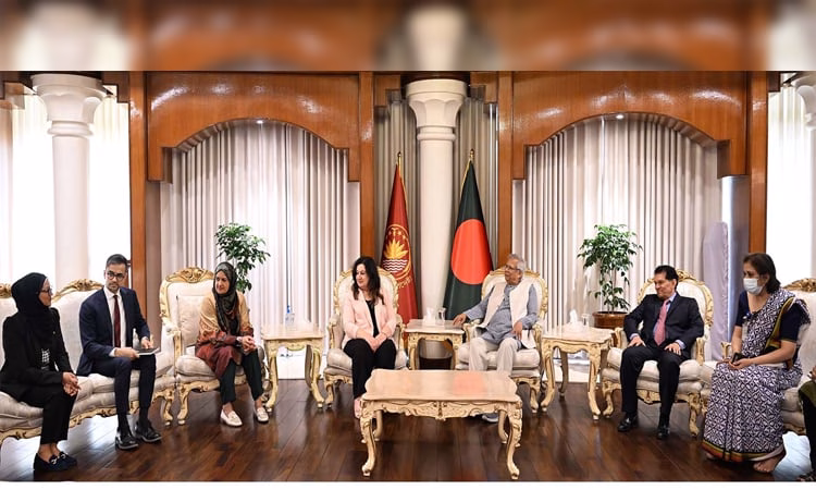 প্রধান উপদেষ্টার সঙ্গে কানাডীয় পার্লামেন্টারি দলের সাক্ষাৎ