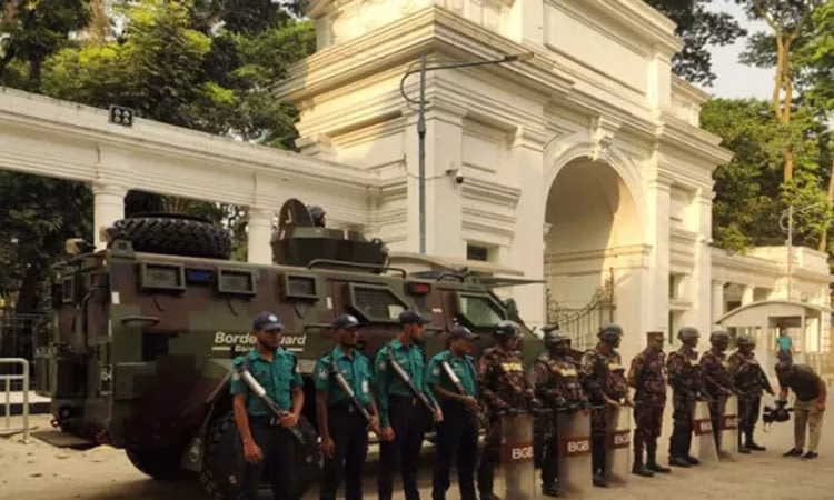 হাসিনার রায়কে কেন্দ্র করে ট্রাইব্যুনাল এলাকায় কড়া নিরাপত্তা