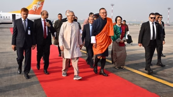ঢাকায় ভুটানের প্রধানমন্ত্রীকে লাল গালিচা সংবর্ধনা