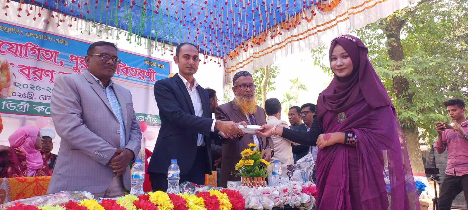 পীরগঞ্জ মহিলা ডিগ্রী কলেজে নবীনবরণ ও পুরস্কার বিতরণ অনুষ্ঠান অনুষ্ঠিত