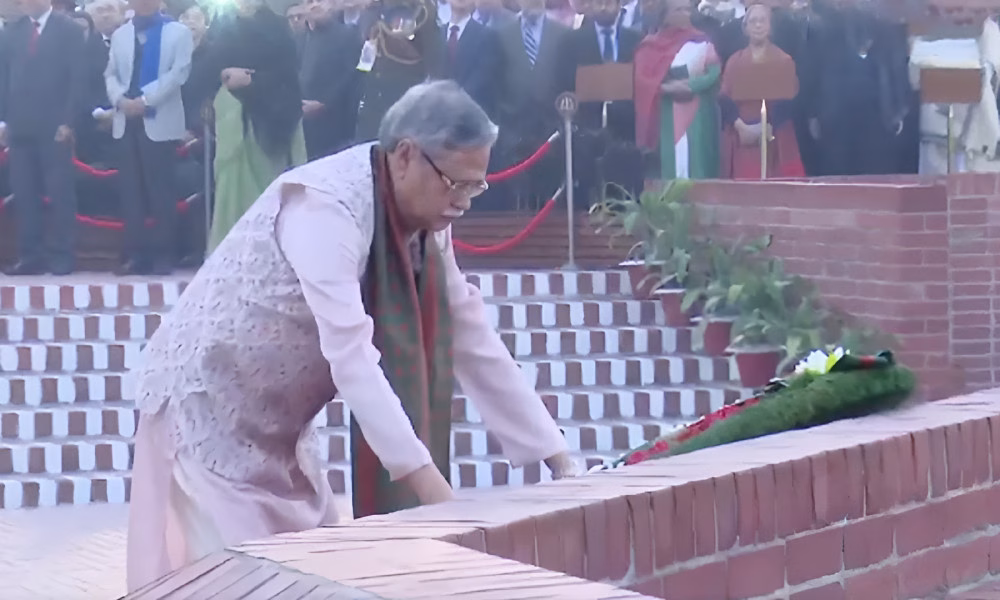 মহান বিজয় দিবসে জাতীয় স্মৃতিসৌধে রাষ্ট্রপতির শ্রদ্ধা
