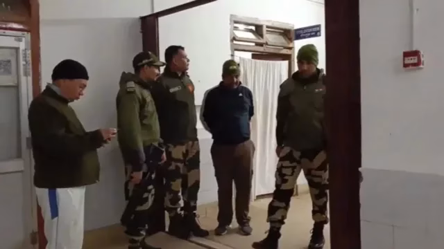 ভারত–বাংলাদেশ সীমান্তে বিএসএফ সদস্য গুলিবিদ্ধ