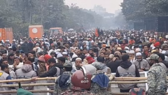 খালেদা জিয়ার জানাজায় অংশ নিতে মানিক মিয়া অ্যাভিনিউয়ে মানুষের ঢল