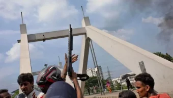 দেড় বছরেও উদ্ধার হয়নি লুট হওয়া হাজারের বেশি অস্ত্র, নির্বাচনে নিরাপত্তা নিয়ে উদ্বেগ