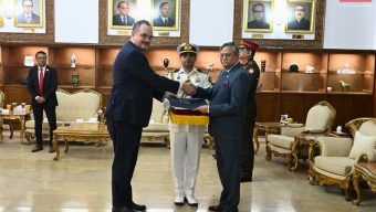 রাষ্ট্রপতির কাছে পরিচয়পত্র পেশ করলেন বাংলাদেশে নিযুক্ত নতুন মার্কিন রাষ্ট্রদূত