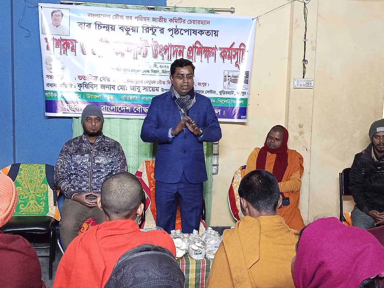 শিক্ষিত যুবকদের স্বাবলম্বী করতে মাশরুম ও ভার্মি কম্পোস্ট সার উৎপাদন-বিপণন প্রশিক্ষণে ব্যাপক সাড়া
