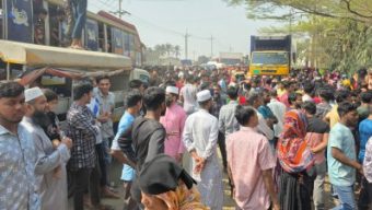 নারায়ণগঞ্জে পুলিশ-শ্রমিক সংঘর্ষে আহত ২০, ঢাকা-সিলেট মহাসড়ক ৫ ঘণ্টা অবরোধ