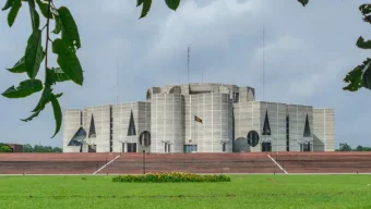 সুষ্ঠু নির্বাচন না হলে চরম সংকটে পড়বে দেশ, বলছেন বিশ্লেষকেরা