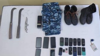 যৌথবাহিনীর অভিযানে দেশীয় অস্ত্রসহ ১৮টি মোবাইল উদ্ধার