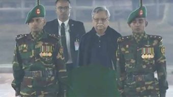 কেন্দ্রীয় শহীদ মিনারে রাষ্ট্রপতির শ্রদ্ধা নিবেদন