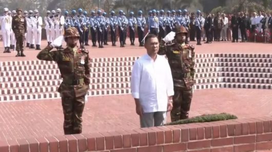 জাতীয় স্মৃতিসৌধে নতুন প্রধানমন্ত্রীর শ্রদ্ধা