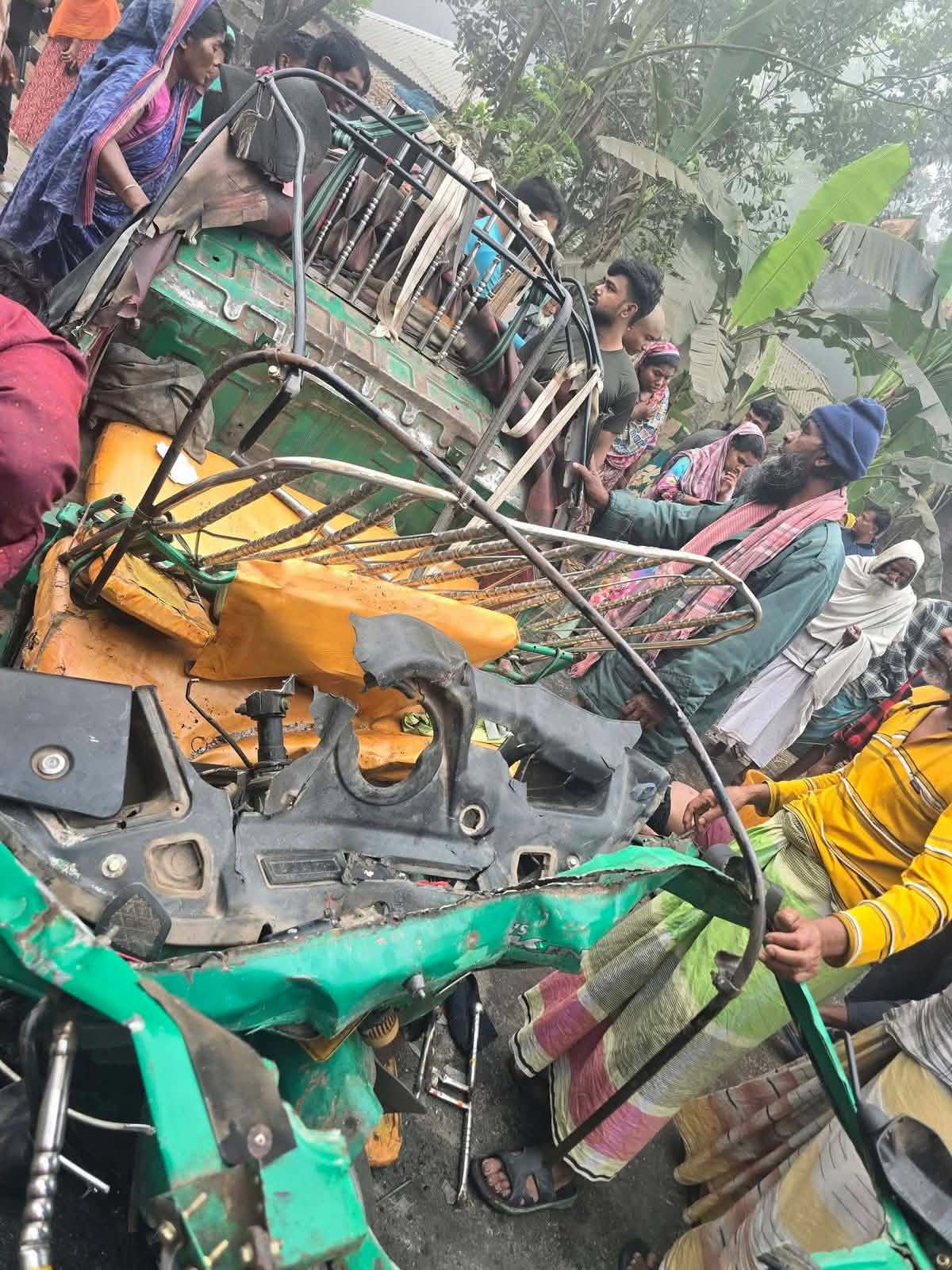 বাঘায় সড়ক দুর্ঘটনায় নিহত-৩ আহত-২