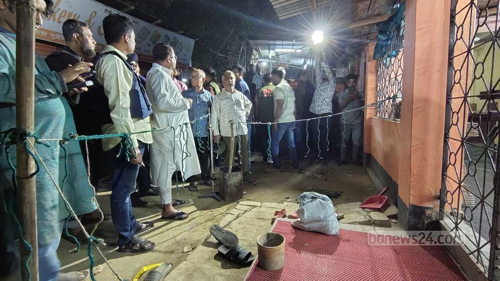 Three Injured in Hand Bomb Attack at Temple in Cumilla