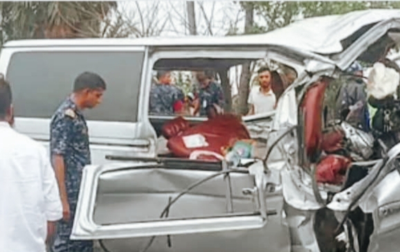 13 Killed in Bagerhat Bus-Microbus Collision, 10 from Same Family