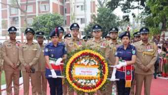 মহান স্বাধীনতা ও জাতীয় দিবসে বীর শহিদদের প্রতি জেলা পুলিশের শ্রদ্ধাঞ্জলি