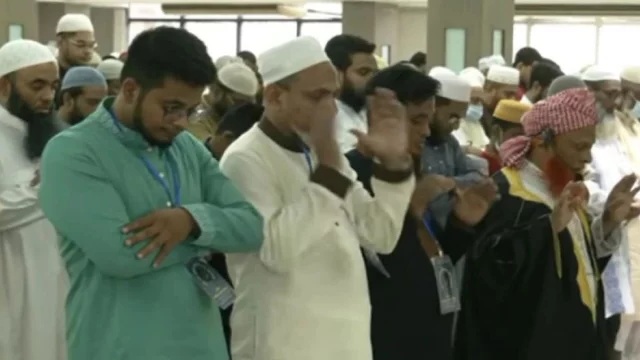 সৌদি আরবের সঙ্গে মিল রেখে রাজধানীতেও ঈদ উদযাপিত হচ্ছে