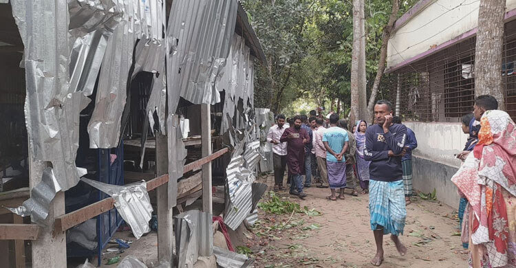 ফরিদপুরে ঈদের নামাজ শেষে দুই গ্রামবাসীর সংঘর্ষ, আহত ১০