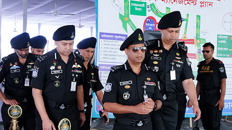 পবিত্র ঈদুল ফিতর উপলক্ষে রাজধানীসহ সারা দেশে বিশেষ নিরাপত্তাব্যবস্থা জোরদার করেছে র‌্যাব