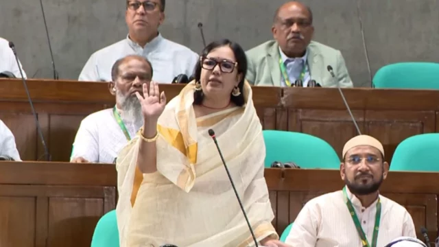 অকটেন–ডিজেল কত দিনের মজুত আছে, সংসদে প্রশ্ন রুমিন ফারহানার