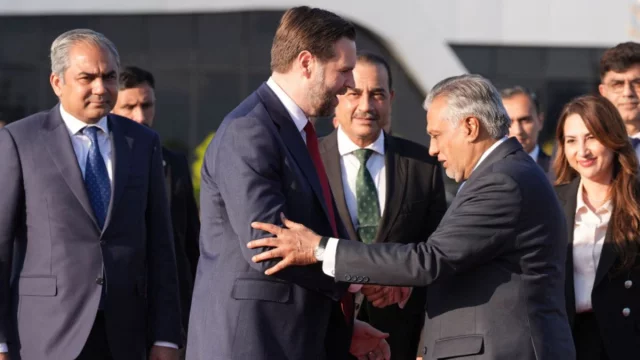 মাত্র এক বৈঠকেই সমাধান প্রত্যাশা বাস্তবসম্মত নয়: পাক-পররাষ্ট্রমন্ত্রী