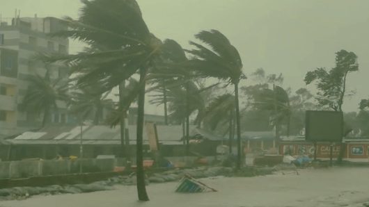 দেশের ১১ অঞ্চলে ৮০ কিমি বেগে ঝড়ের শঙ্কা