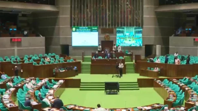 সংসদে বিরল ইতিহাস, সরকারি দলের সংসদ সদস্যের মুলতবি প্রস্তাব গ্রহণ