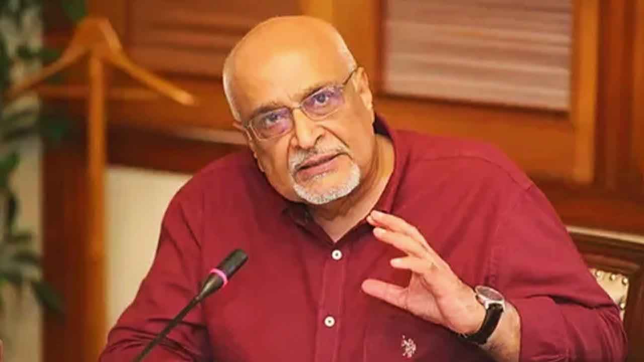 হরমুজের থেকেও বড় বাধা অন্তর্বর্তী সরকারের মার্কিন চুক্তি: দেবপ্রিয় ভট্টাচার্য