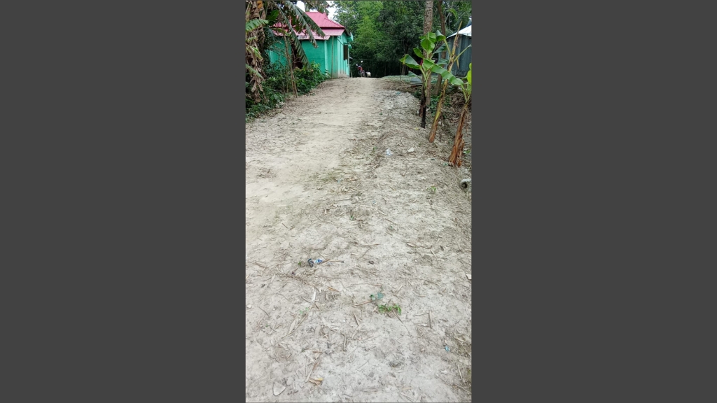 মৌলভীবাজারের শ্রীমঙ্গল সীমানা, যতরপুরের দু:খ যাতায়তের একটি রাস্তা