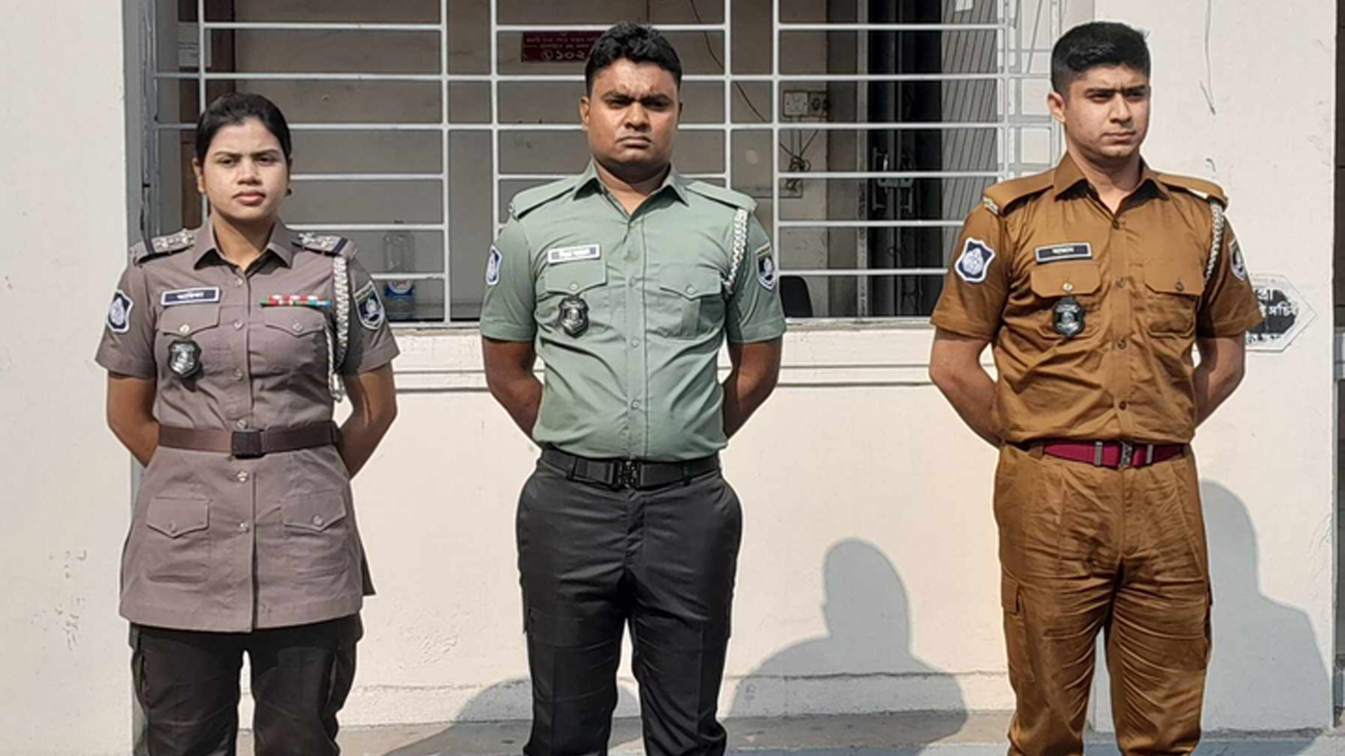 পুলিশের ইউনিফর্ম পরিবর্তনের উদ্যোগ বন্ধে আইনি নোটিশ