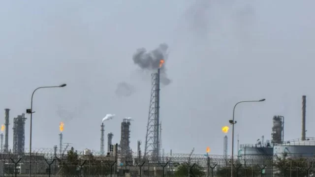 আমিরাত ও কুয়েতের জ্বালানি স্থাপনায় হামলা, উপসাগরীয় দেশগুলোতে বাড়ছে উত্তেজনা