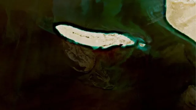 মহাকাশ থেকেও দেখা যাচ্ছে হরমুজে ছড়িয়ে পড়া তেল, পরিবেশ বিপর্যয়ের শঙ্কা