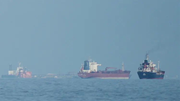 অবরোধের ৬ দিনে ২১ ইরানি জাহাজকে ফেরত পাঠিয়েছে মার্কিন বাহিনী