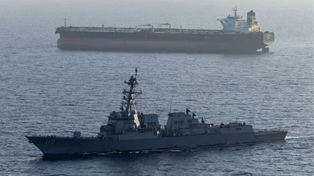 হরমুজ প্রণালি অবরোধ: ইরানি জাহাজ জব্দ করল যুক্তরাষ্ট্র