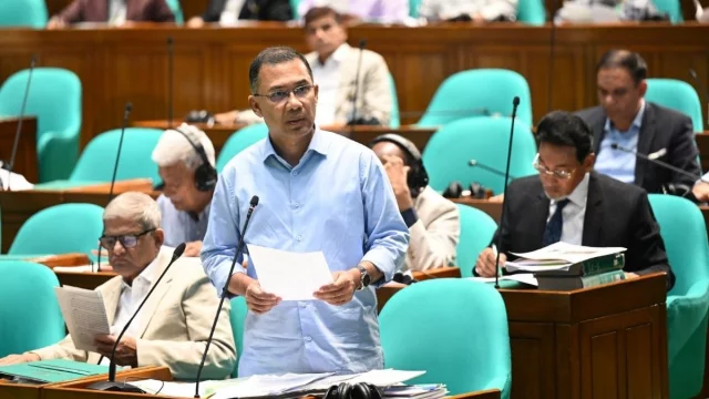 পুলিশসহ জরুরি সেবায় থাকছে না জ্বালানি রেশনিং: প্রধানমন্ত্রী