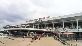 যুদ্ধের কারণে ঢাকা থেকে ৯৭২ ফ্লাইট বাতিল