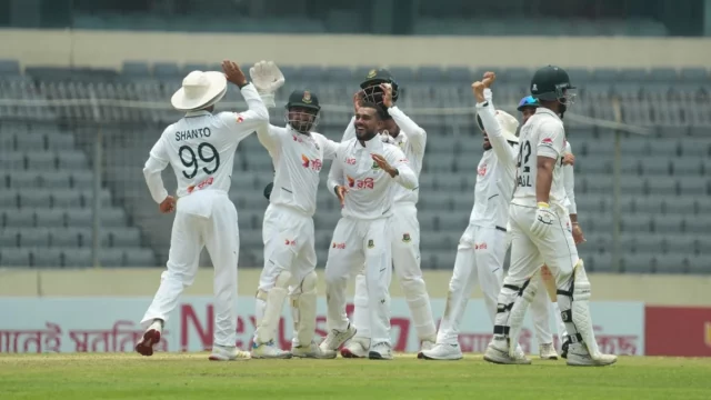 মিরাজের ফাইফারে লিড পেলো বাংলাদেশ
