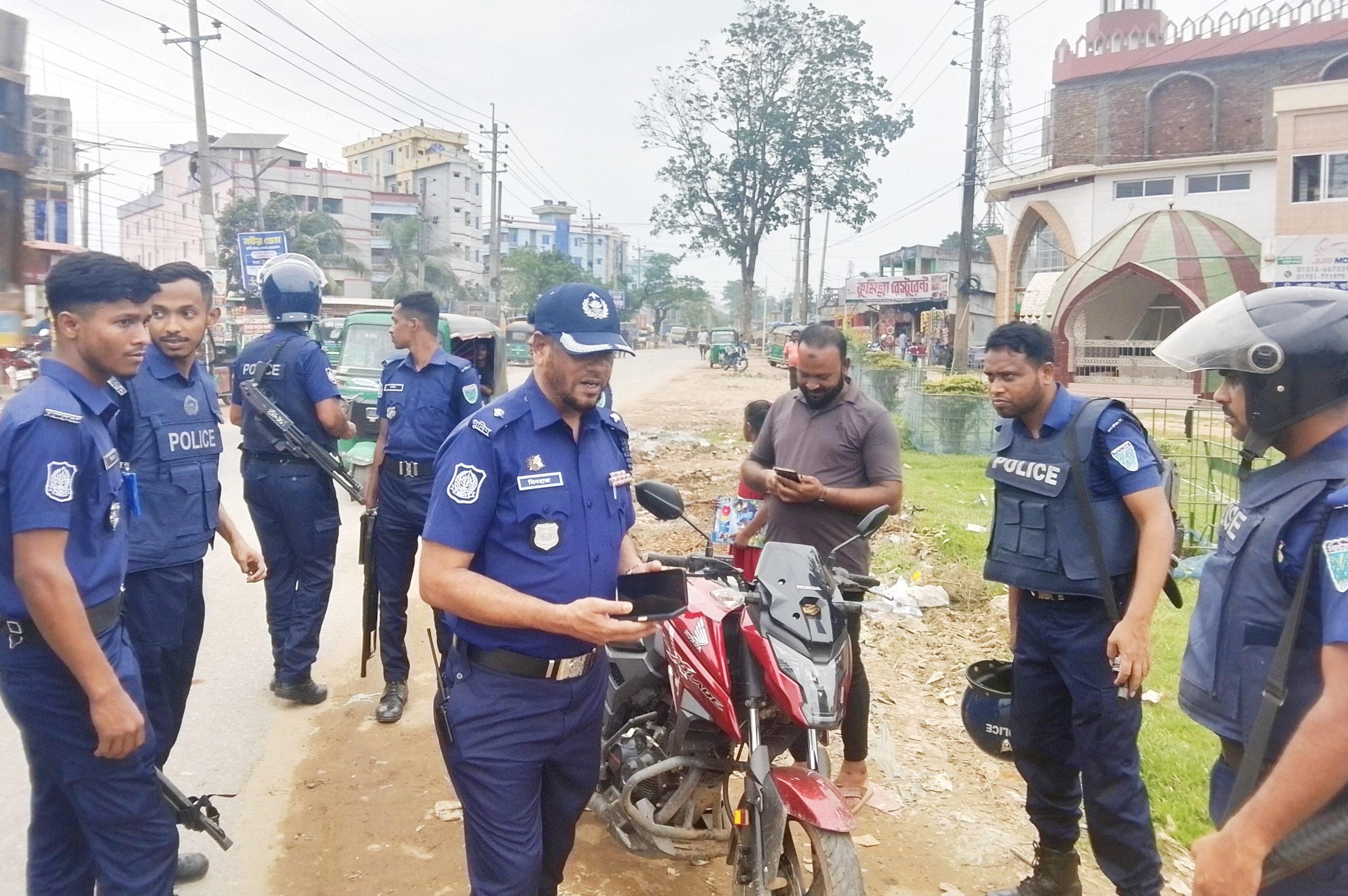 জুড়ীতে বিশেষ চেকপোস্ট কার্যক্রমের মধ্য দিয়ে পুলিশ সপ্তাহ ২০২৬ শুরু