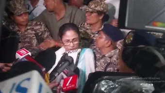 পশ্চিমবঙ্গ নির্বাচন: নিজ আসনেই কি হারছেন মমতা?