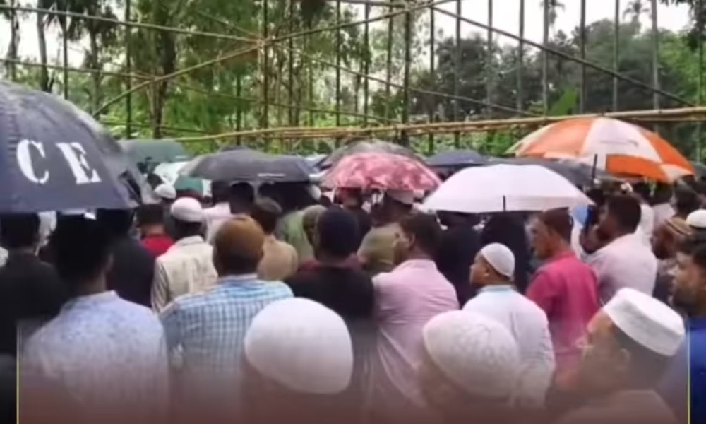 শেরপুরে ছাত্রলীগ নেতার জানাজায় মানুষের ঢল