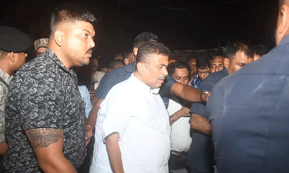 হাসপাতালে পৌঁছেছেন শুভেন্দু অধিকারী;হত্যার ঘটনায় উত্তপ্ত গোটা এলাকা