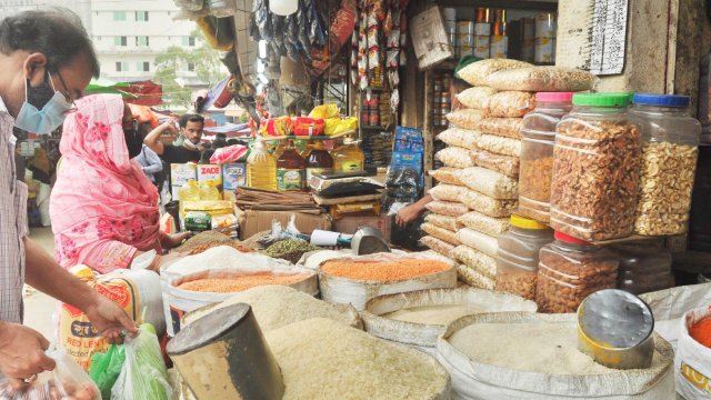 উৎসে কর দ্বিগুণের পরিকল্পনা; দাম বাড়তে পারে চাল-ডাল-তেল-ফলসহ খাদ্যপণ্যের
