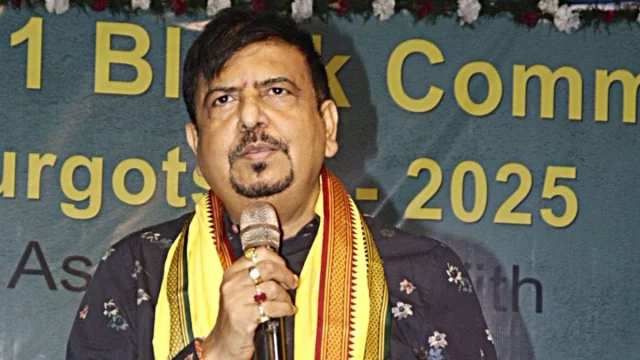 পশ্চিমবঙ্গের সাবেক মন্ত্রী ও তৃণমূল নেতা সুজিত বসু গ্রেপ্তার