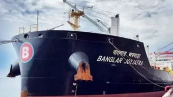জাহাজেই ঈদের নামাজ পড়লেন হরমুজে আটকা বাংলার জয়যাত্রার ৩১ নাবিক